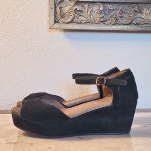 TOMS Black Suede wedge heels W7.5